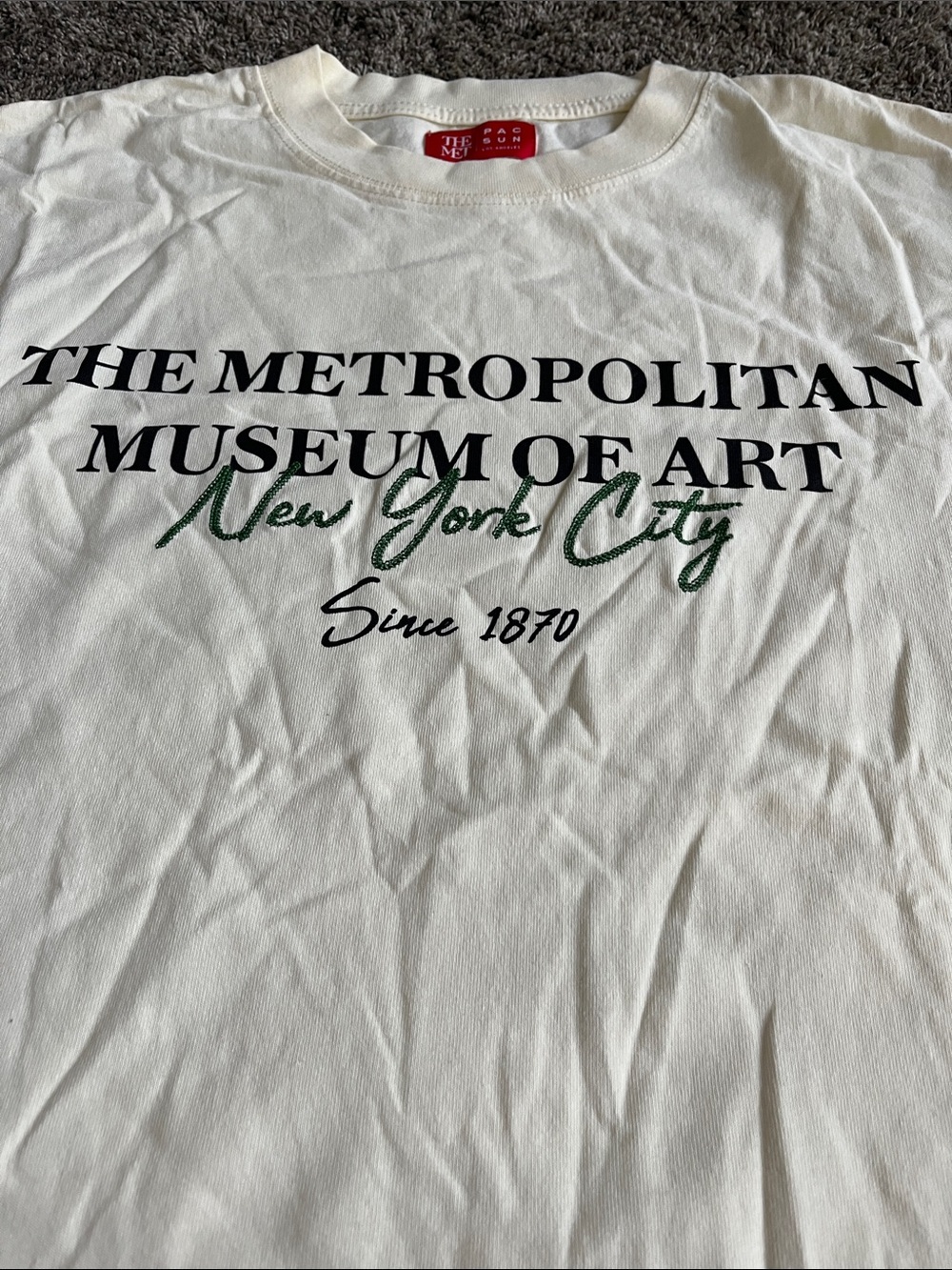 PacSun -Metropolitan Museum of Art New York City Graphic Tee - Cream large. - Picture 2 of 8